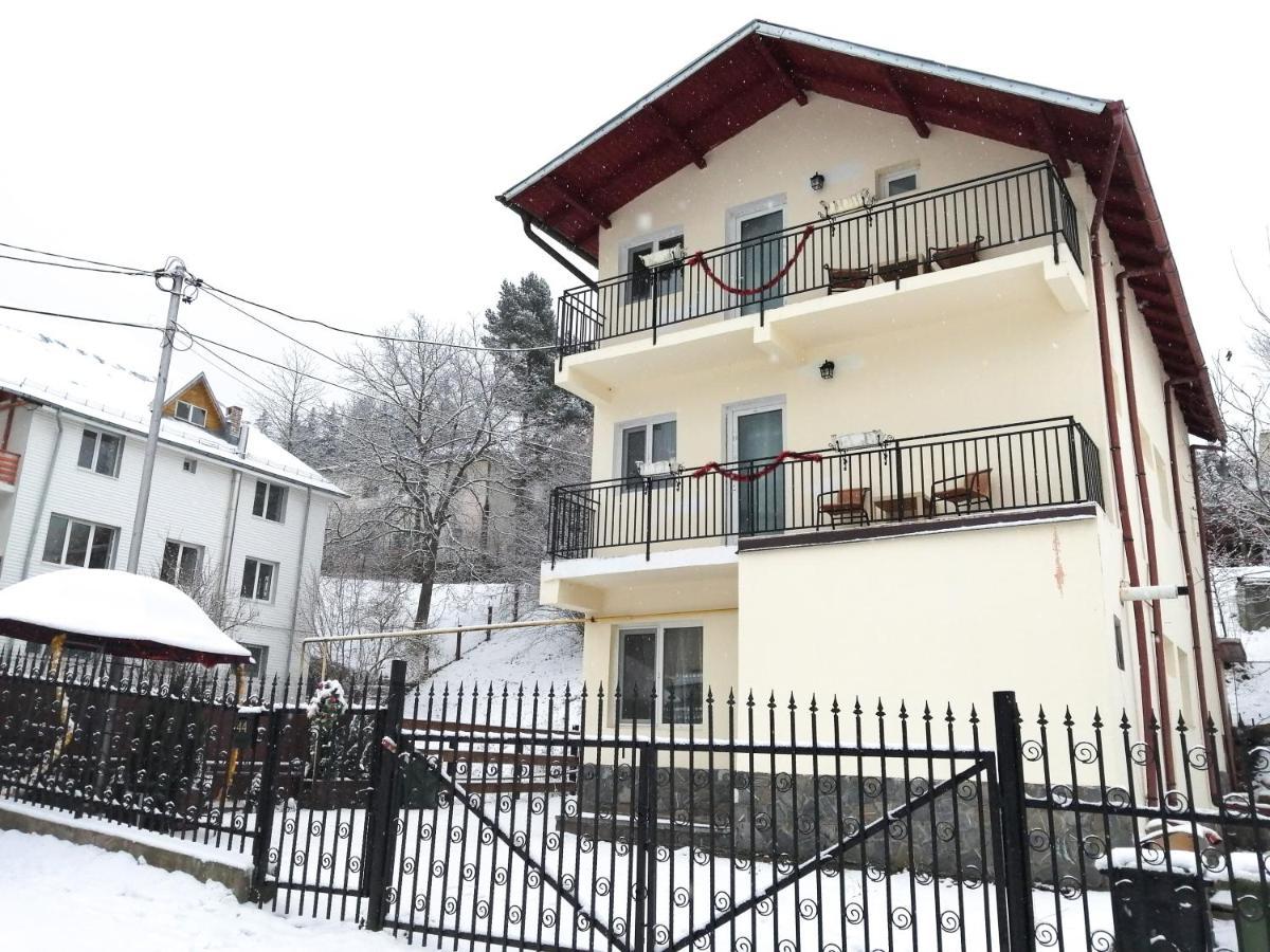 Casa Zura Hotel Busteni Ngoại thất bức ảnh