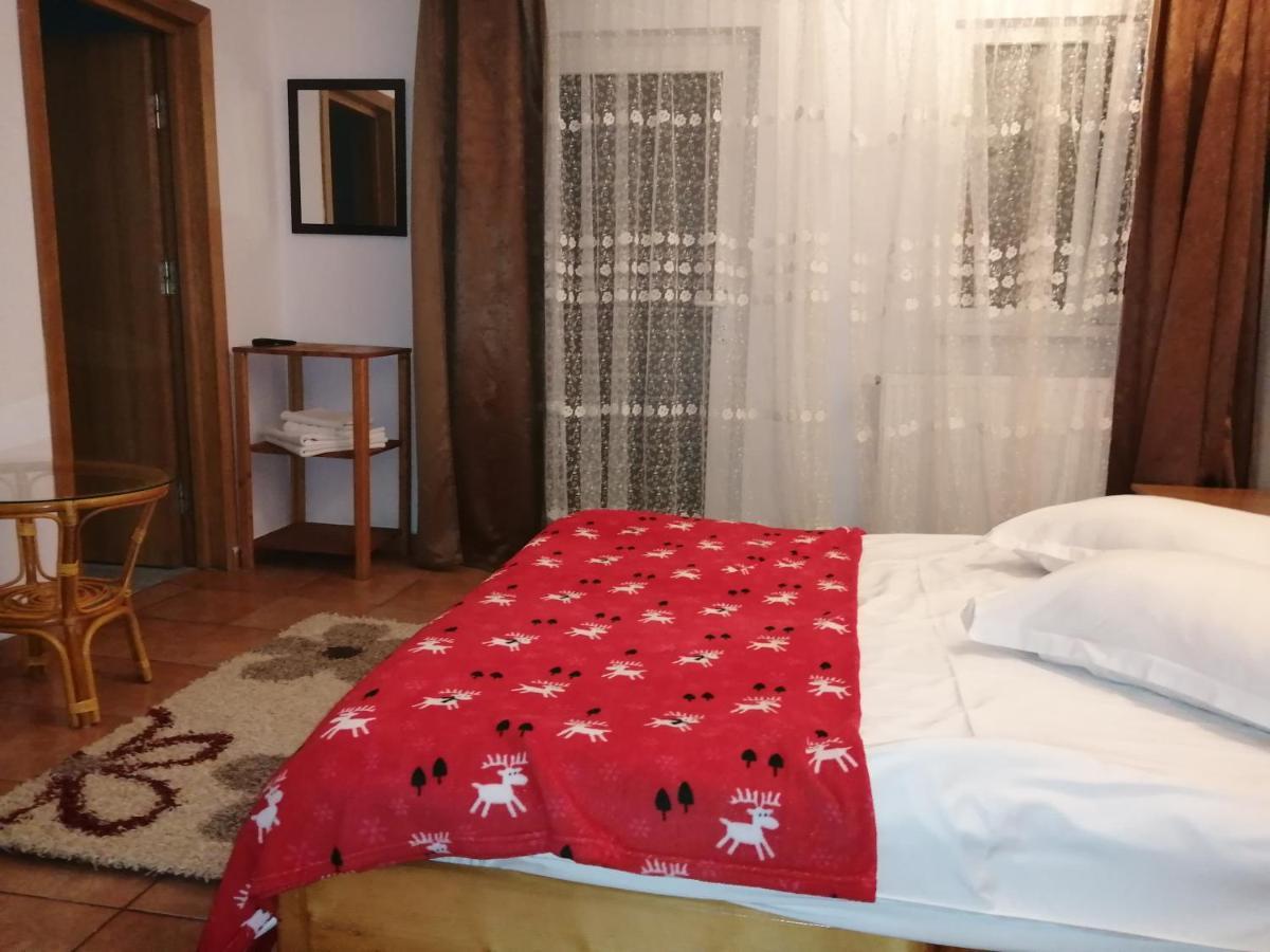 Casa Zura Hotel Busteni Ngoại thất bức ảnh